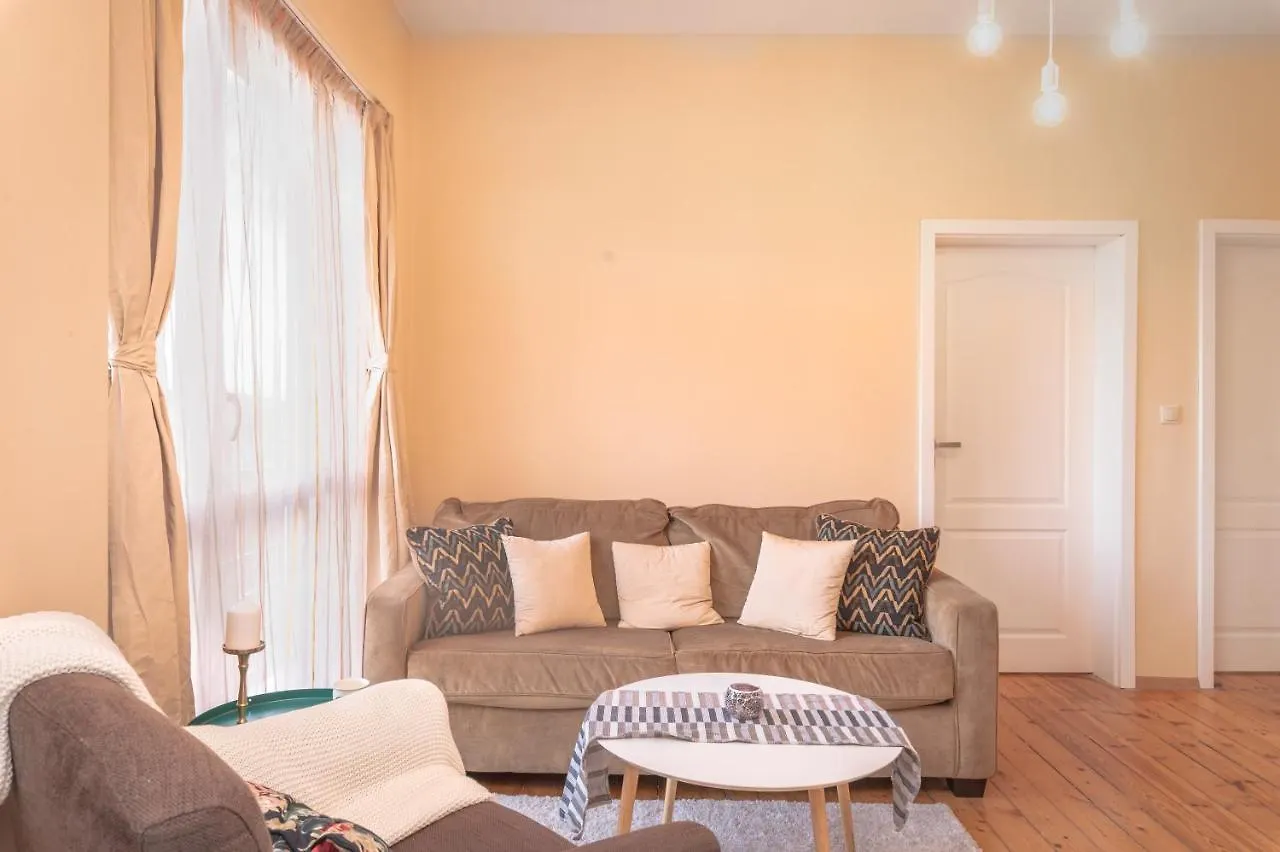 Cozy Home: Two-Bedroom Apartment With Stunning View Sofie