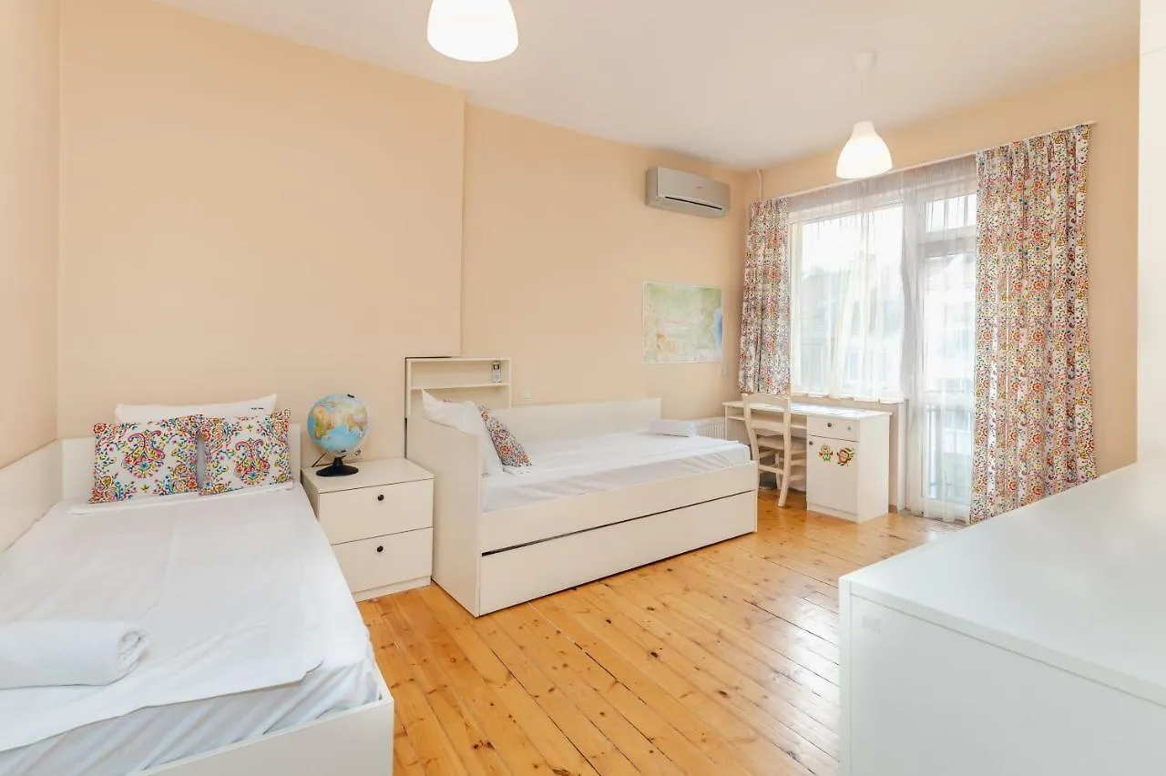 Cozy Home: Two-Bedroom Apartment With Stunning View Sofie