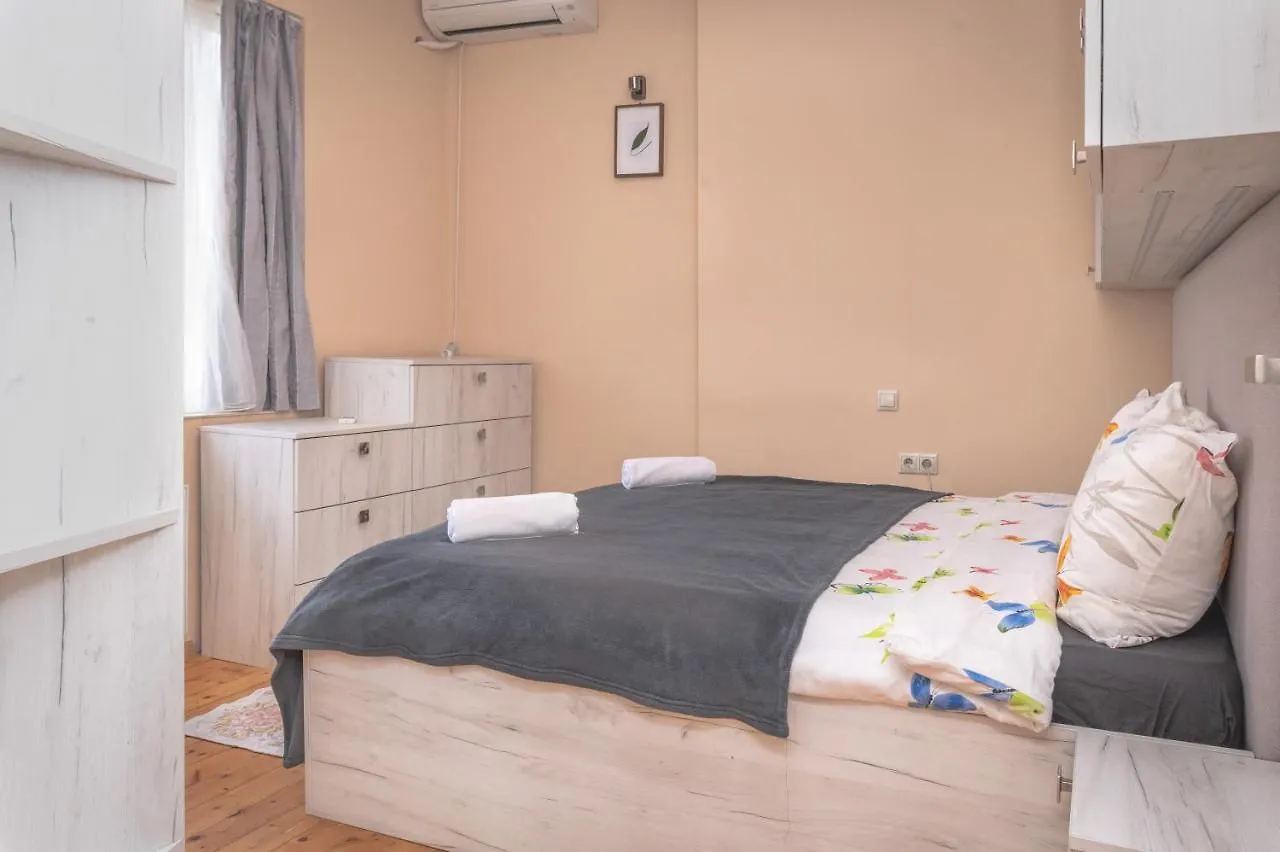 Cozy Home: Two-Bedroom Apartment With Stunning View Sofie